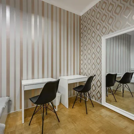 Хостел Royal Rooms***