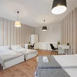 Royal Rooms*** Hostel