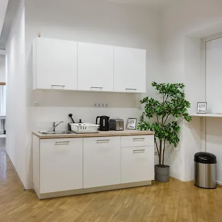 Royal Rooms*** Vandrarhem