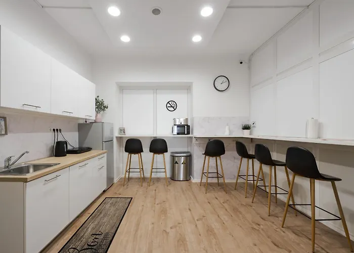 Royal Rooms*** بيت شباب *