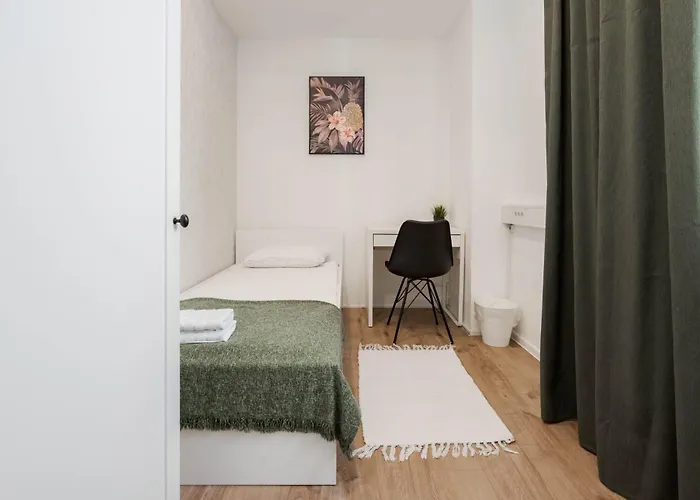 Royal Rooms*** بيت شباب *