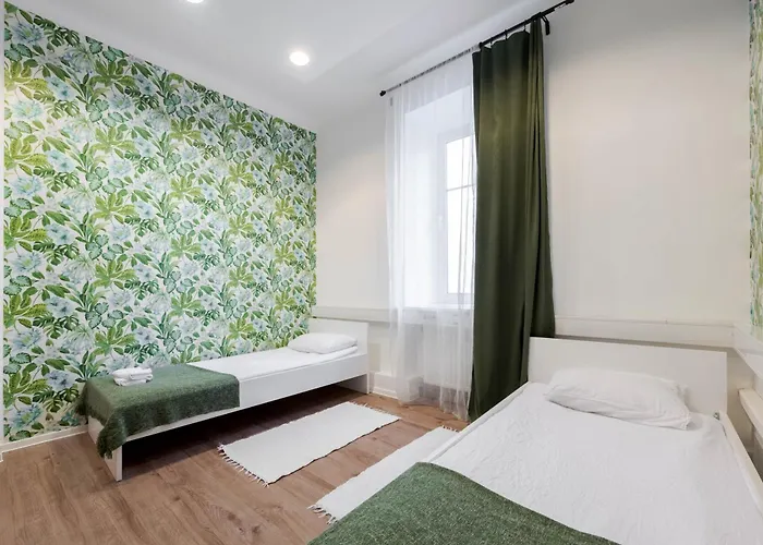 بيت شباب Royal Rooms***