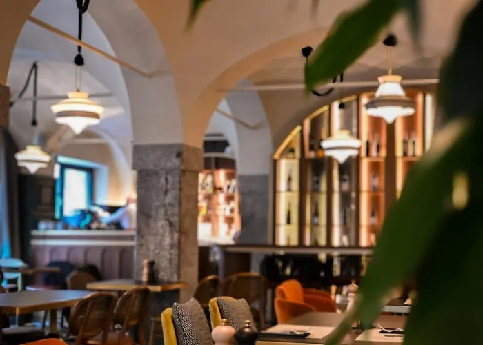 Royal Rooms*** بيت شباب *