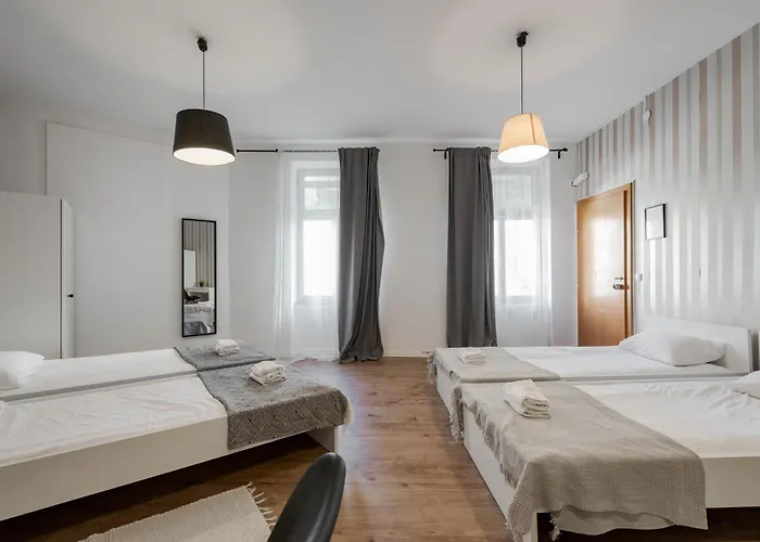 Royal Rooms*** بيت شباب ليوبليانا